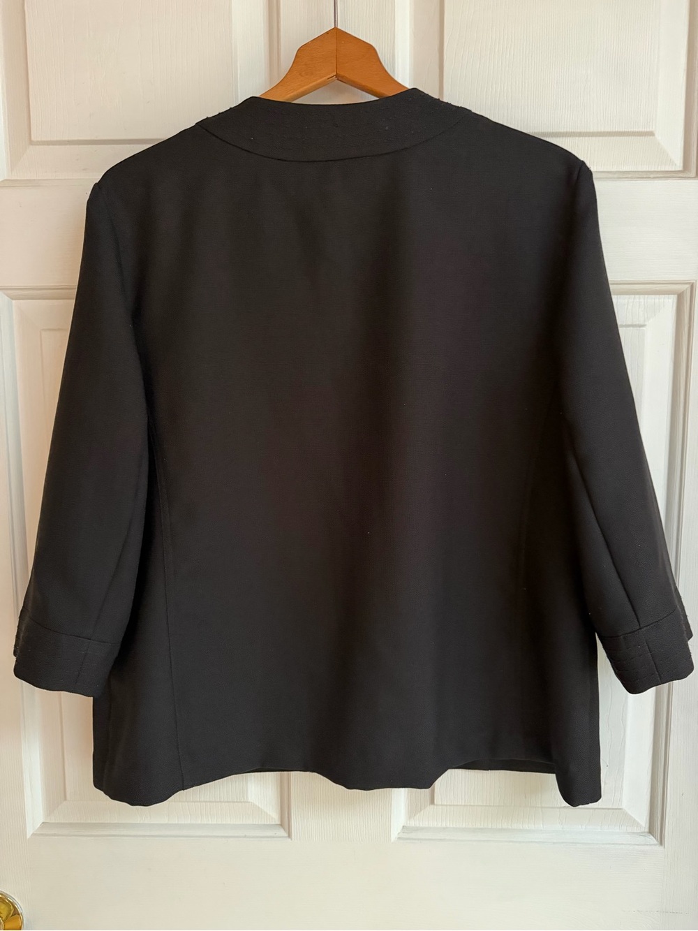 Alfred Dunner Black Cropped Collarless Button Jacket - Picture 4 of 7